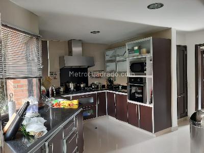 Casa en venta en San Jose De Bavaria, Bogotá · foto 6 de 9