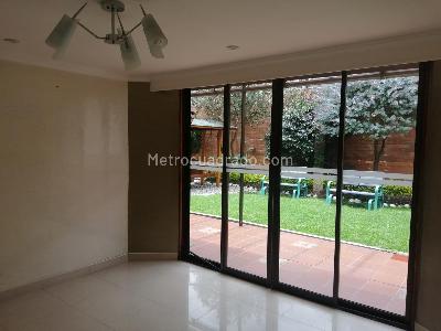 Casa de 4 alcobas en venta en San Jose De Bavaria, Bogotá, 220 m² · foto 3 de 11