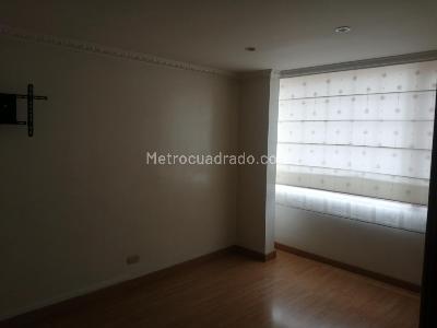 Casa de 4 alcobas en venta en San Jose De Bavaria, Bogotá, 220 m² · foto 6 de 11