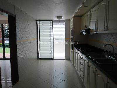 Casa de 4 alcobas en venta en San Jose De Bavaria, Bogotá, 220 m² · foto 7 de 11