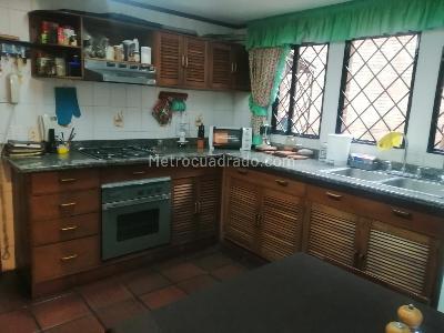 Casa de 3 alcobas en venta en San Jose De Bavaria, Bogotá, 250 m² · foto 8 de 9