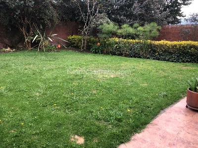 Casa de 4 alcobas en venta en San Jose De Bavaria, Bogotá, 300 m² · foto 3 de 6