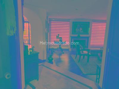 Casa de 4 alcobas en venta en San Jose De Bavaria, Bogotá, 450 m² · foto 4 de 7