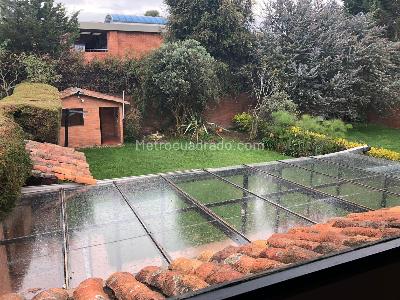 Casa de 4 alcobas en venta en San Jose De Bavaria, Bogotá, 300 m² · foto 4 de 7