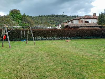 Casa de 4 alcobas en venta en San Jose De Bavaria, Bogotá, 420 m² · foto 1 de 15