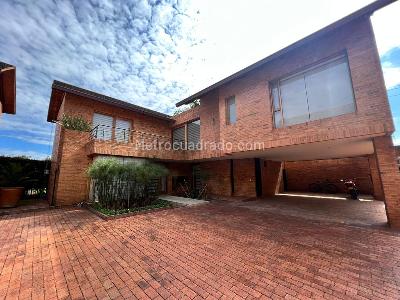 Casa de 5 alcobas en venta en San, Bogotá, 324 m² · foto 11 de 17