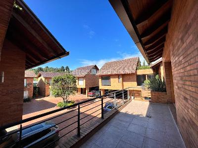 Casa de 5 alcobas en venta en San, Bogotá, 324 m² · foto 3 de 17