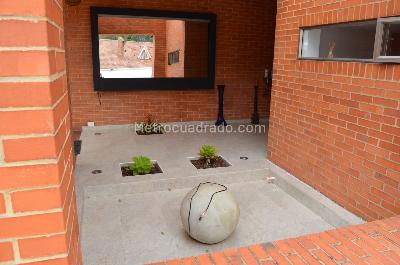 Casa de 4 alcobas en venta en San Jose De Bavaria, Bogotá, 470 m² · foto 16 de 17