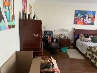 Casa de 3 alcobas en venta en San Jose De Bavaria, Bogotá, 400 m² · foto 2 de 13