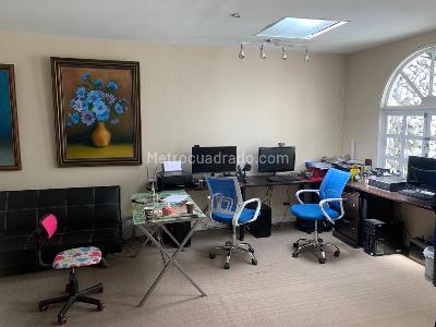 Casa de 3 alcobas en venta en San Jose De Bavaria, Bogotá, 400 m² · foto 3 de 13