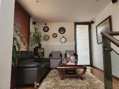 Casa de 4 alcobas en venta en San Jose De Bavaria, Bogotá, 350 m² · foto 6 de 13