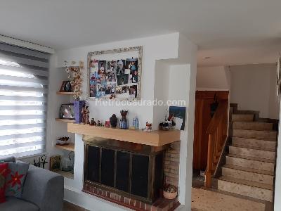 Casa de 3 alcobas en venta en San Jose De Bavaria, Bogotá, 192 m² · foto 2 de 9