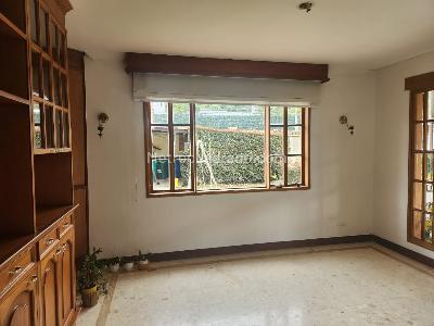 Casa de 4 alcobas en venta en San Jose De Bavaria, Bogotá, 220 m² · foto 2 de 13