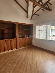 Casa de 4 alcobas en venta en San Jose De Bavaria, Bogotá, 220 m² · foto 3 de 13