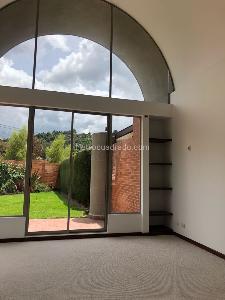 Casa de 3 alcobas en venta en San Jose De Bavaria, Bogotá, 390 m² · foto 3 de 13