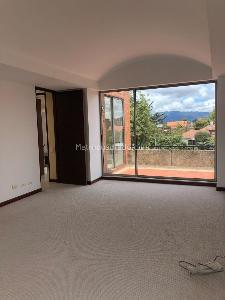Casa de 3 alcobas en venta en San Jose De Bavaria, Bogotá, 390 m² · foto 5 de 13