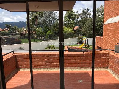 Casa de 3 alcobas en venta en San Jose De Bavaria, Bogotá, 390 m² · foto 6 de 13