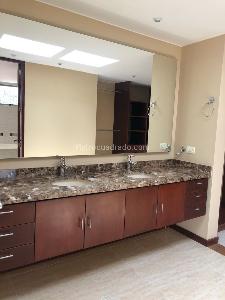 Casa de 3 alcobas en venta en San Jose De Bavaria, Bogotá, 390 m² · foto 9 de 13