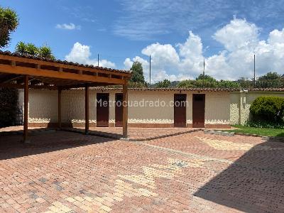 Casa de 4 alcobas en venta en San Jose De Bavaria, Bogotá, 273 m² · foto 9 de 10