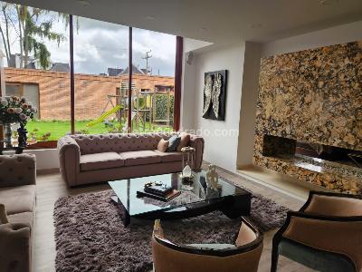 Casa de 4 alcobas en venta en San Jose De Bavaria, Bogotá, 560 m² · foto 3 de 15