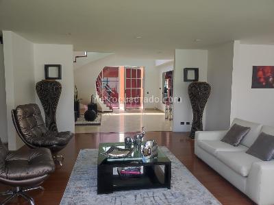 Casa de 4 alcobas en venta en San Jose De Bavaria, Bogotá, 400 m² · foto 4 de 20