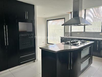 Casa en venta en San Jose De Bavaria, Bogotá · foto 6 de 17