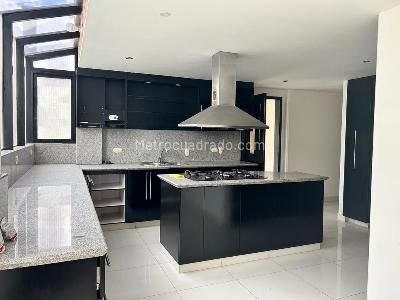 Casa en venta en San Jose De Bavaria, Bogotá · foto 9 de 17