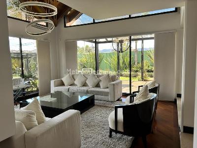 Casa de 5 alcobas en venta en San Jose De Bavaria, Bogotá, 580 m² · foto 2 de 16