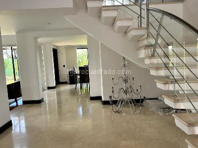 Casa de 5 alcobas en venta en San Jose De Bavaria, Bogotá, 580 m² · foto 3 de 16