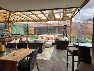 Casa de 4 alcobas en venta en San Jose De Bavaria, Bogotá, 560 m² · foto 3 de 12