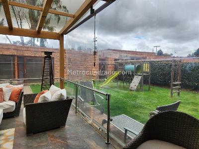 Casa de 4 alcobas en venta en San Jose De Bavaria, Bogotá, 560 m² · foto 7 de 12