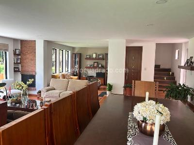 Casa de 3 alcobas en venta en San Jose De Bavaria, Bogotá, 320 m² · foto 3 de 16
