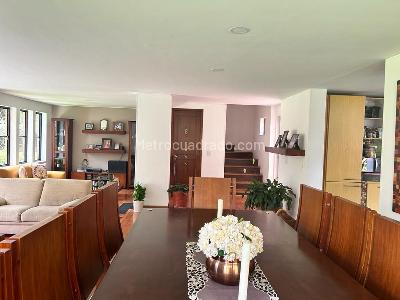 Casa de 4 alcobas en venta en San Jose De Bavaria, Bogotá, 350 m² · foto 3 de 16