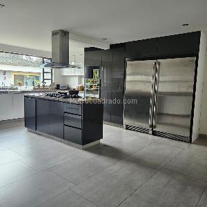 Casa de 5 alcobas en venta en San Jose De Bavaria, Bogotá, 650 m² · foto 14 de 19