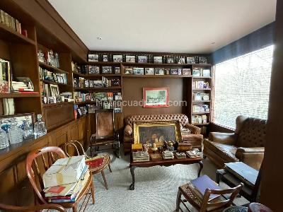 Apartamento de 3 alcobas en venta en Parque Del Virrey, Bogotá, 138 m² · foto 2 de 9
