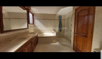 Casa de 4 alcobas en venta en San Jose De Bavaria, Bogotá, 540 m² · foto 12 de 17