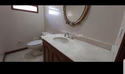 Casa de 4 alcobas en venta en San Jose De Bavaria, Bogotá, 540 m² · foto 3 de 17