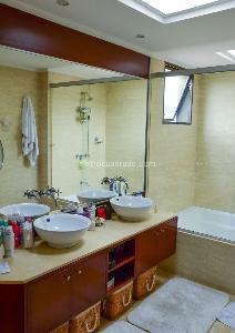 Casa de 5 alcobas en venta en San Jose De Bavaria, Bogotá, 322 m² · foto 3 de 11