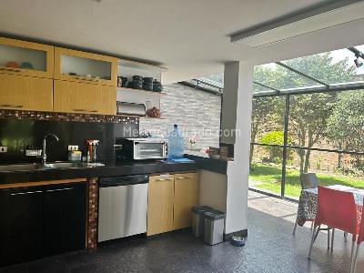 Casa de 4 alcobas en venta en San Jose De Bavaria, Bogotá, 400 m² · foto 3 de 4