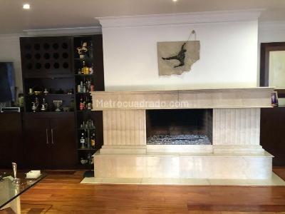 Apartamento de 5 alcobas en venta en La Carolina, Bogotá, 137 m² · foto 3 de 7