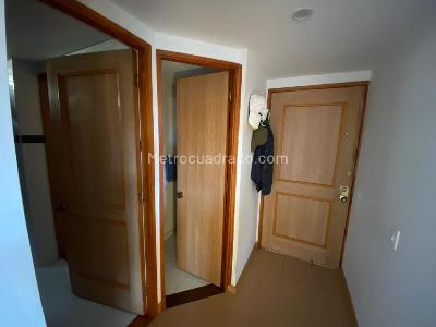 Apartamento de 3 alcobas en venta en La Liberia, Bogotá, 130 m² · foto 2 de 11