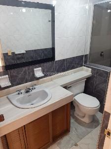 Apartamento de 3 alcobas en venta en Chapinero Alto La Salle, Bogotá, 72 m² · foto 2 de 18