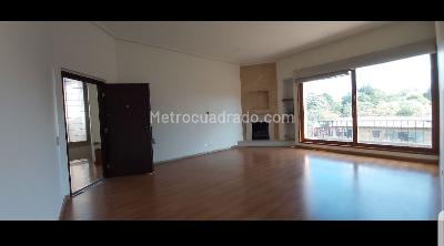Casa de 4 alcobas en venta en San Jose De Bavaria, Bogotá, 520 m² · foto 2 de 18