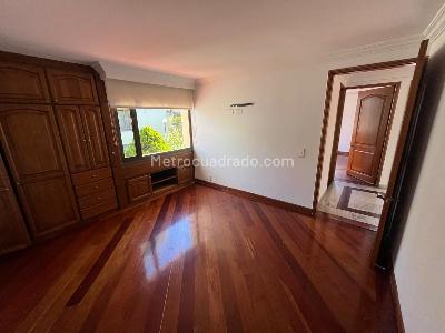 Casa de 5 alcobas en arriendo en San Jose De Bavaria, Bogotá, 350 m² · foto 10 de 20