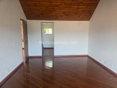 Casa de 4 alcobas en venta en San Jose De Bavaria, Bogotá, 245 m² · foto 13 de 19
