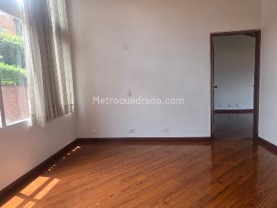 Casa de 4 alcobas en venta en San Jose De Bavaria, Bogotá, 245 m² · foto 9 de 19