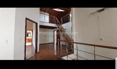 Casa de 5 alcobas en venta en San Jose De Bavaria, Bogotá, 500 m² · foto 4 de 10
