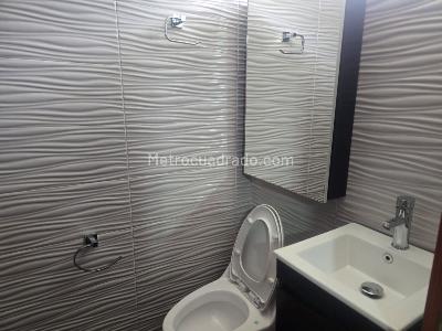 Casa de 4 alcobas en venta en San Jose De Bavaria, Bogotá, 340 m² · foto 3 de 14