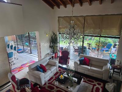 Casa de 4 alcobas en venta en San Jose De Bavaria, Bogotá, 400 m² · foto 1 de 11