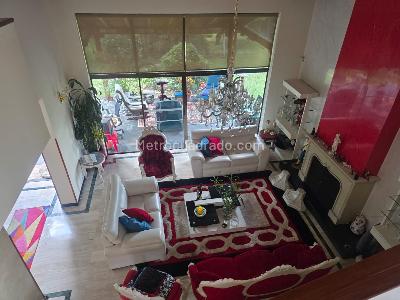 Casa de 4 alcobas en venta en San Jose De Bavaria, Bogotá, 400 m² · foto 2 de 11